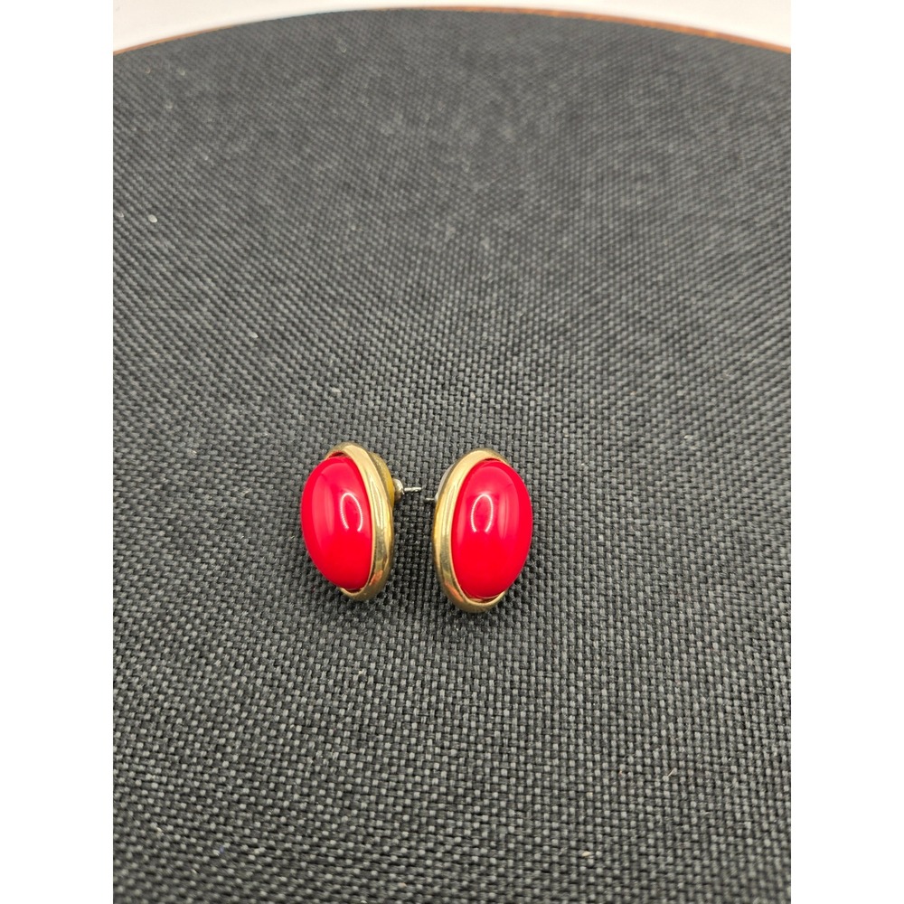 Vintage Trifari Red Cabochon Gold Tone Oval Stud Earrings Post Back Signed